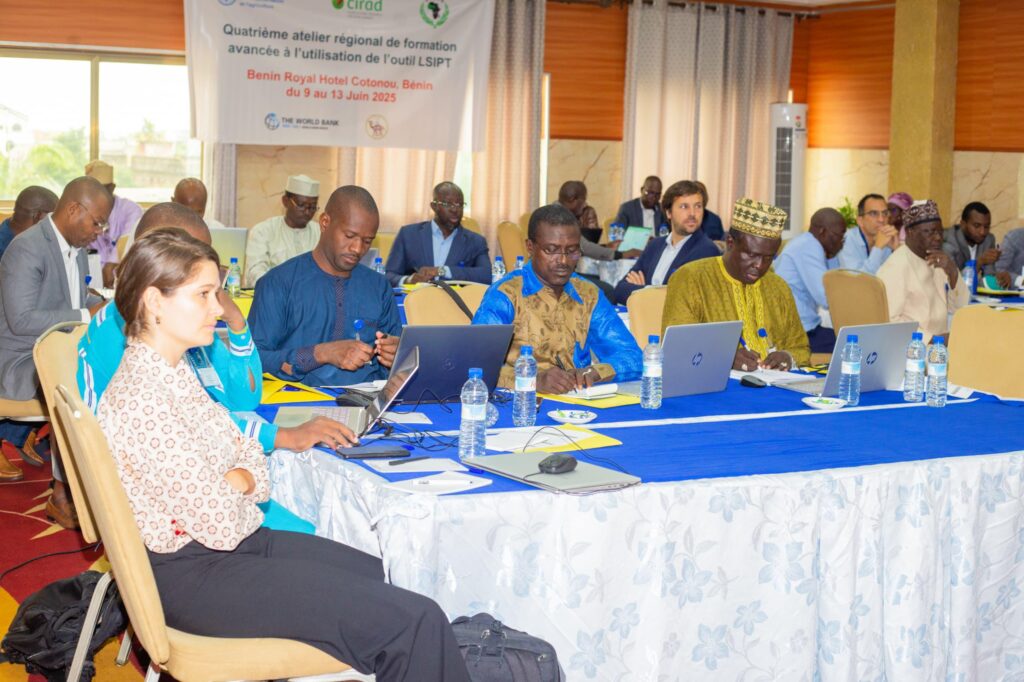 Quatrième atelier régional sur l’utilisation des outils LSIPT et GLEAM-i à Cotonou Des experts outillés pour renforcer l’élevage en Afrique de l’Ouest